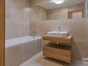 Pronájem bytu 2+kk, Hradec Králové - Věkoše, V. J. Kašpara, 54 m2
