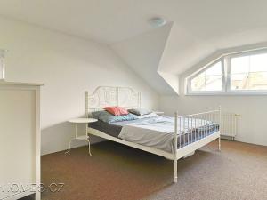 Pronájem rodinného domu, Praha - Dolní Chabry, Velemínská, 107 m2