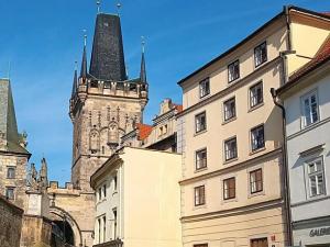 Pronájem kanceláře, Praha - Malá Strana, U lužického semináře, 77 m2