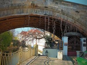 Pronájem kanceláře, Praha - Malá Strana, U lužického semináře, 77 m2