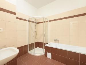 Prodej bytu 5+kk, Milovice, Slepá, 86 m2