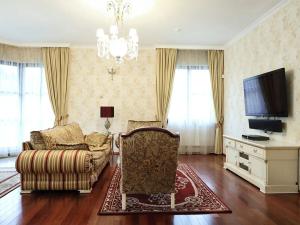 Prodej bytu 4+1, Karlovy Vary, Tylova, 182 m2