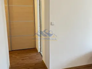 Pronájem bytu 2+kk, Komárov, Mládežnická, 56 m2