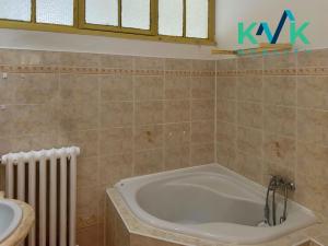 Prodej bytu 4+1, Karlovy Vary, Moskevská, 120 m2