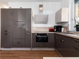 Prodej bytu 3+kk, Praha - Hlubočepy, Geologická, 64 m2