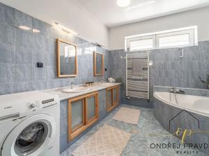 Prodej rodinného domu, Lety, Sokolská, 265 m2