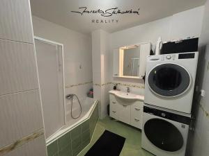 Pronájem bytu 3+kk, Olomouc, Bacherova, 72 m2