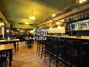 Pronájem restaurace, Praha - Smíchov, Radlická, 488 m2