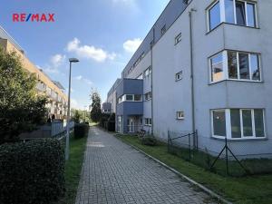 Prodej bytu 1+kk, Praha - Hostavice, U Hostavického potoka, 36 m2
