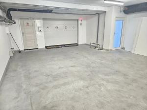 Pronájem garážového stání, Brno, Francouzská, 15 m2