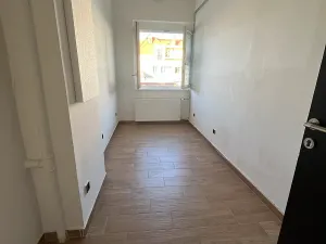 Pronájem kanceláře, Nymburk, Náměstí Přemyslovců, 17 m2