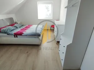 Pronájem rodinného domu, Klokočí, 248 m2