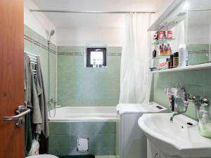 Prodej vícegeneračního domu, Nová Ves, 200 m2