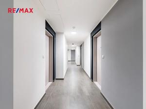 Pronájem bytu 1+kk, Praha - Žižkov, Šrámkové, 36 m2