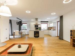 Prodej rodinného domu, Konojedy, 489 m2