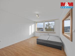Pronájem bytu 3+1, Hronov, Hostovského, 71 m2