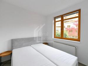 Pronájem bytu 2+kk, Praha - Košíře, Naskové, 60 m2