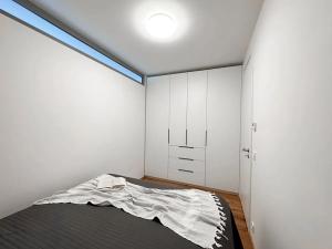Pronájem bytu 3+kk, Praha - Karlín, Karlínské náměstí, 70 m2