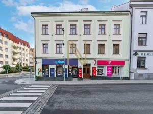 Pronájem obchodního prostoru, Klatovy, Pražská, 125 m2