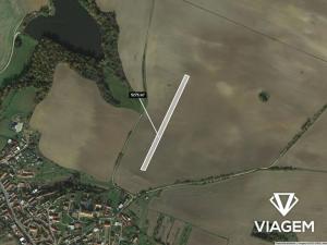 Prodej podílu pole, Hostim, 586 m2