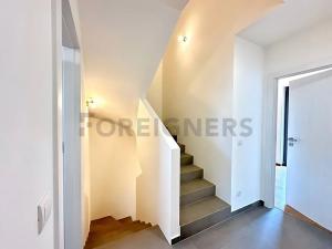 Pronájem rodinného domu, Praha, 159 m2