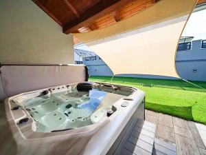 Prodej rodinného domu, Kaplice, Polní, 240 m2