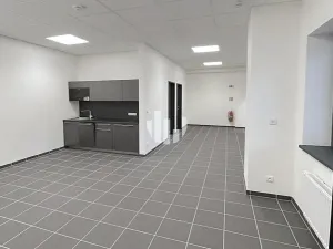 Pronájem kanceláře, Praha - Běchovice, Podnikatelská, 178 m2