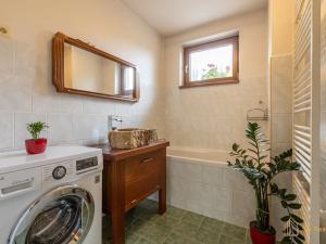 Prodej rodinného domu, Lužná, K Višňovce, 245 m2