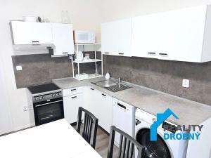 Pronájem bytu 3+kk, Děčín, Na Pěšině, 66 m2