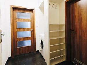 Prodej bytu 2+kk, Praha - Troja, Mazurská, 51 m2