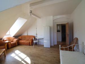 Pronájem bytu 2+1, Karlovy Vary, Pod Jelením skokem, 59 m2