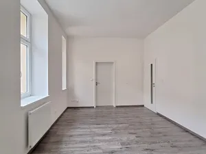 Pronájem bytu 2+kk, Praha - Holešovice, Na Maninách, 46 m2
