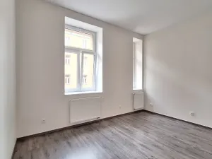 Pronájem bytu 2+kk, Praha - Holešovice, Na Maninách, 46 m2