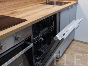 Pronájem bytu 1+kk, Praha - Košíře, Fabiánové, 31 m2