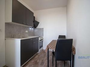 Pronájem bytu 1+kk, Praha - Černý Most, Doležalova, 34 m2