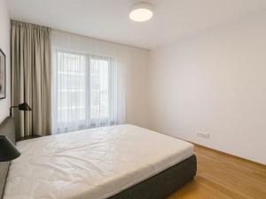 Pronájem bytu 2+kk, Praha - Karlín, 62 m2
