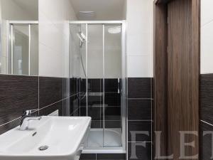 Pronájem bytu 1+kk, Praha - Třebonice, Thomasova, 33 m2