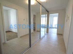 Pronájem bytu 2+kk, Praha - Vysočany, Smržových, 61 m2