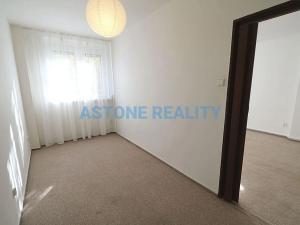 Pronájem bytu 2+kk, Praha - Libeň, U školičky, 43 m2