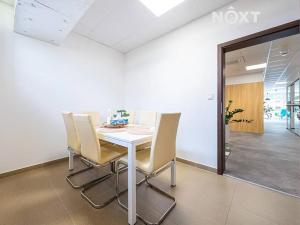 Prodej kanceláře, Pardubice, Na Spravedlnosti, 200 m2