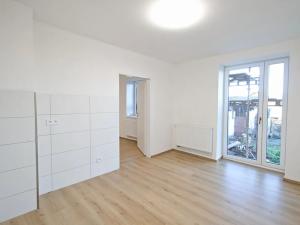 Prodej bytu 3+1, Horšovský Týn, Pionýrů, 87 m2