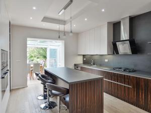 Pronájem vily, Praha - Břevnov, U Ladronky, 220 m2