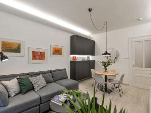 Pronájem bytu 2+kk, Praha - Nové Město, Plavecká, 50 m2