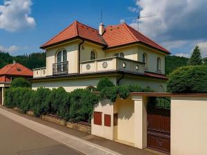 Pronájem vily, Černošice, V Horce, 300 m2