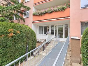 Pronájem bytu 2+1, Praha - Strašnice, Křenická, 60 m2