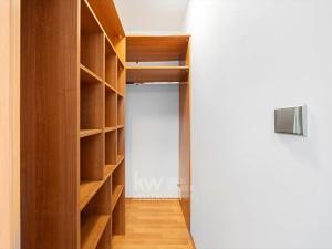 Prodej bytu 3+kk, Praha - Prosek, Vysočanská, 73 m2