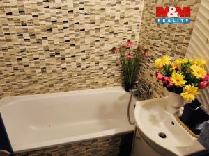 Prodej bytu 2+1, Karviná - Mizerov, Na Kopci, 56 m2