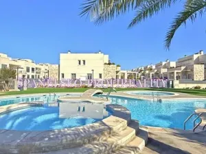 Prodej vily, Torrevieja, Španělsko, 100 m2