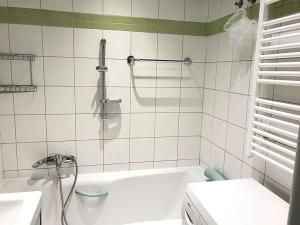 Pronájem bytu 2+kk, Praha - Smíchov, Kroupova, 59 m2