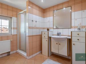 Prodej rodinného domu, Nevřeň, 200 m2